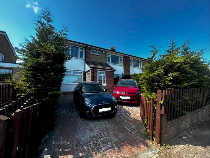 5 Bedroom Semi-Detached House To Rent In March Cote Lane, Cottingley, Bingley, BD16