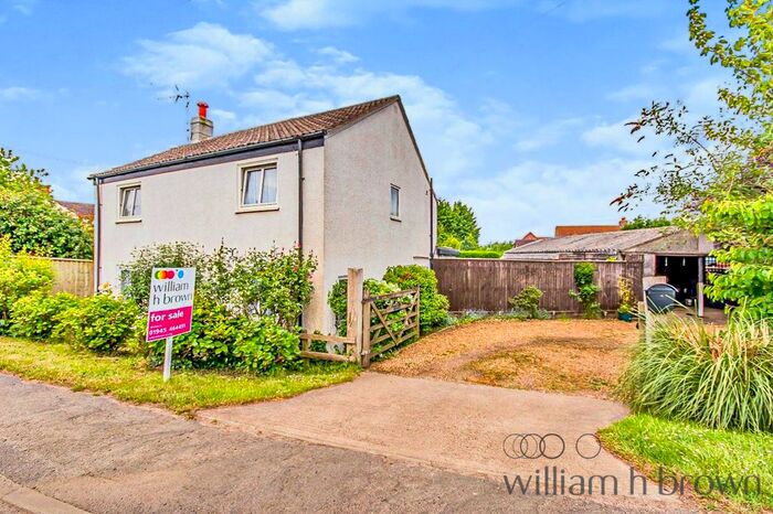 2 Bedroom Detached House For Sale In Bunkers Hill, Wisbech St. Mary, Wisbech, PE13