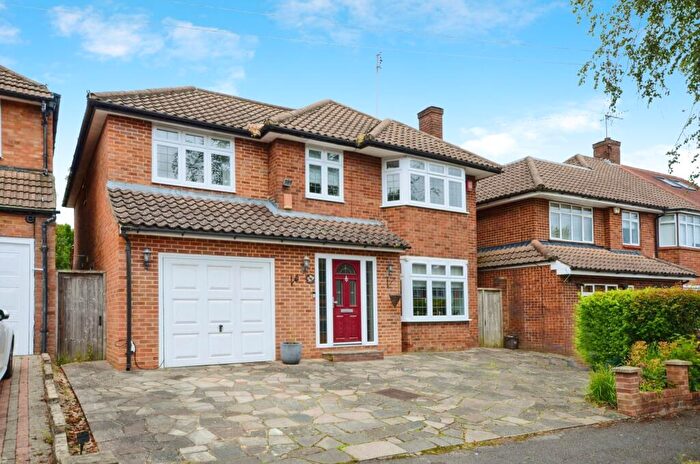 5 Bedroom Detached House For Sale In Francklyn Gardens, Edgware, HA8