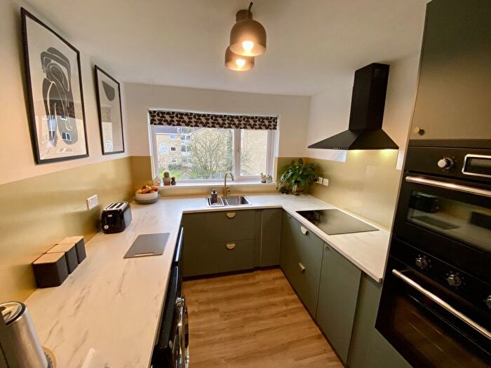 2 Bedroom Flat To Rent In Park Grange Croft, Sheffield, South Yorkshire, S2