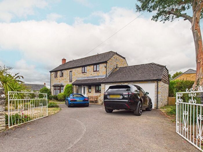 4 Bedroom Detached House For Sale In Mow Barton Road, Kingsdon, TA11