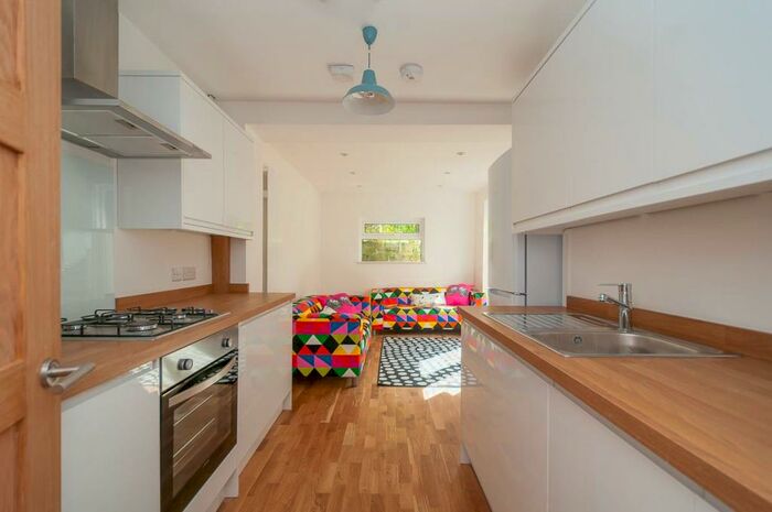 5 Bedroom House To Rent In Mafeking Road, Brighton, BN2