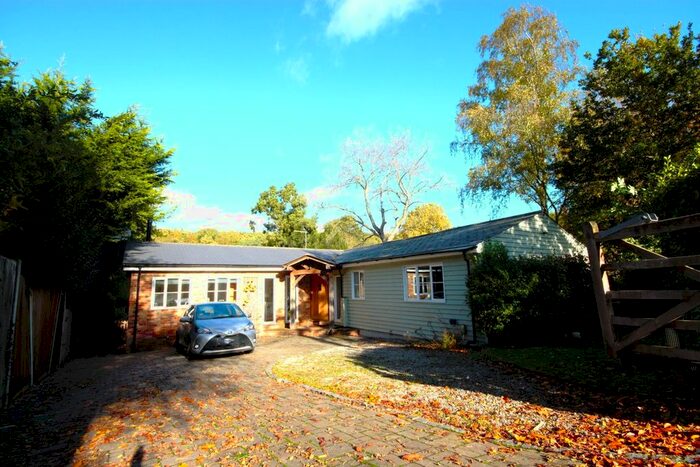 4 Bedroom Bungalow For Sale In Kilat Court, Perry Wood, Selling, Faversham, ME13