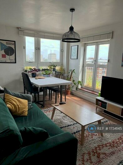 2 Bedroom Flat To Rent In Thomas Hollywood House, London, E2