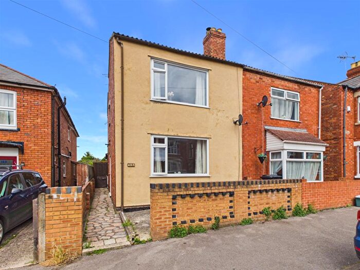 3 Bedroom Semi Detached House For Sale In Linden Road, Gloucester, GL1