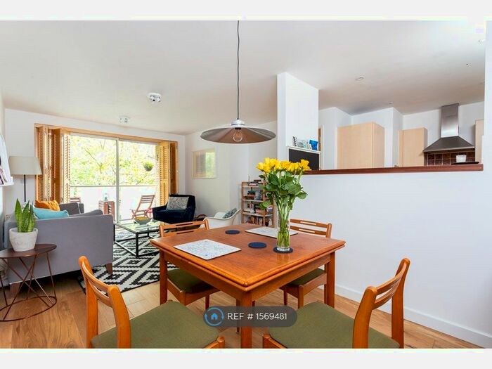 2 Bedroom Flat To Rent In Altima Court, London, SE22