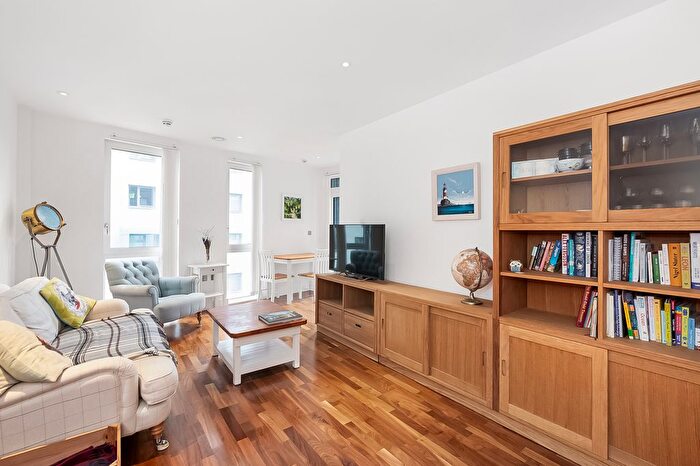 2 Bedroom Flat To Rent In Bellville House, John Donne Way, Greenwich, SE10