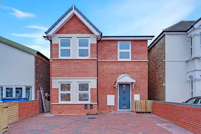 1 Bedroom Maisonette To Rent In Wellwood Road, Ilford, IG3