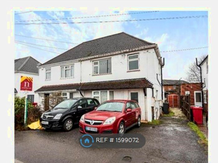2 Bedroom Maisonette To Rent In Bath Road, Slough, SL1