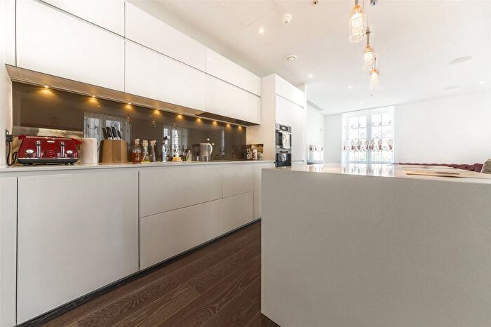 3 Bedroom Flat For Sale In Marconi House, Strand, London, WC2R
