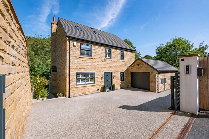 5 Bedroom Detached House For Sale In High Street, Silkstone, Barnsley, S75