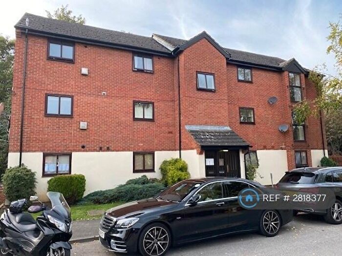 1 Bedroom Flat To Rent In Wheatley Close, Hendon, NW4