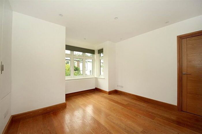 1 Bedroom Flat To Rent In Avenue Road, W3