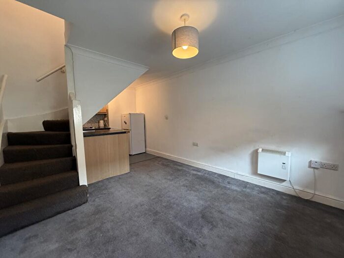 1 Bedroom Flat To Rent In High Street, Rochester, ME1