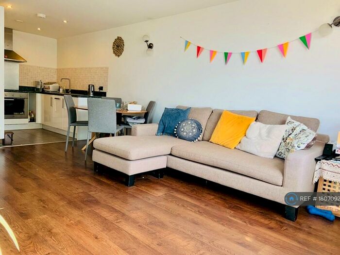 2 Bedroom Flat To Rent In Lloyds Row, London, EC1R