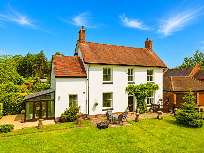 3 Bedroom Semi-Detached House For Sale In Wood Lane, Bromsgrove, B61