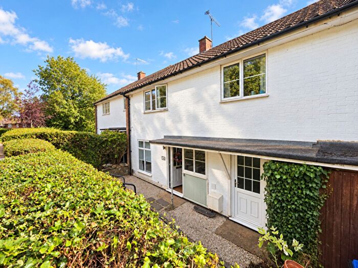 3 Bedroom Terraced House For Sale In Vine Close, Welwyn Garden City, AL8