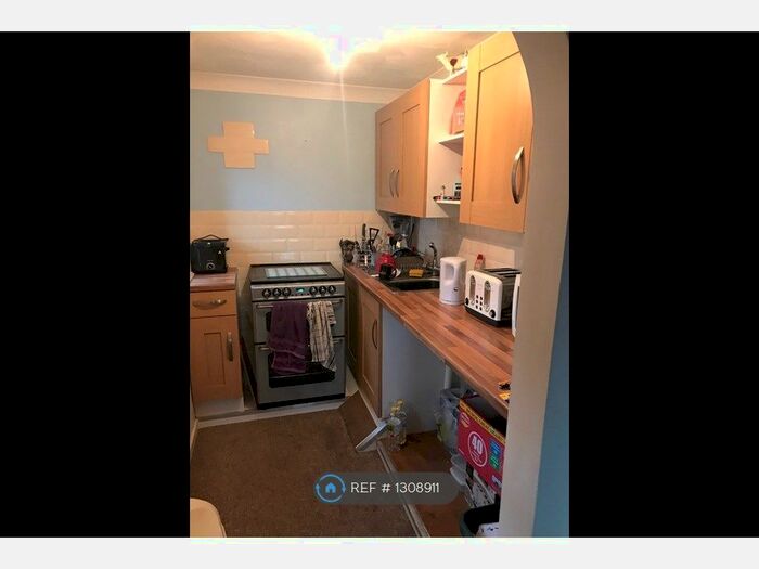 1 Bedroom Flat To Rent In Newstead Road, Weymouth DT4
