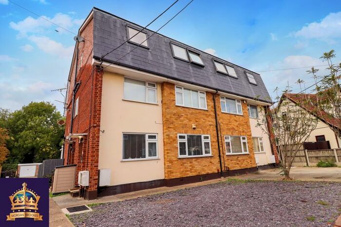 2 Bedroom Flat To Rent In Brook Road, Benfleet, SS7