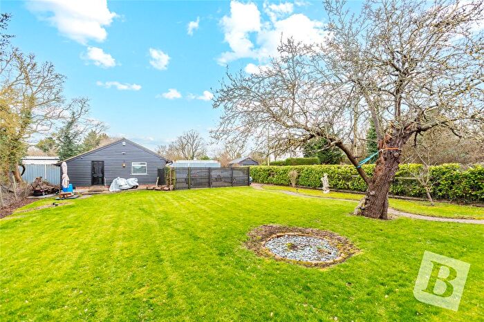 3 Bedroom Detached House For Sale In Chalk Street, Rettendon Common, Chelmsford, Essex, CM3