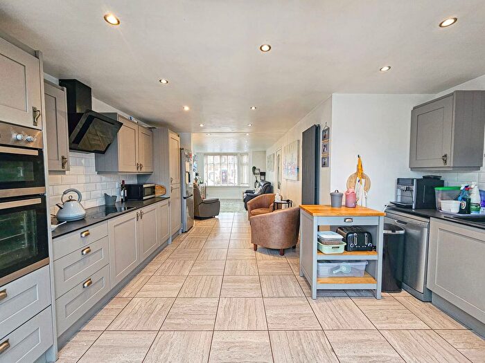 3 Bedroom End Of Terrace House For Sale In Donnington Avenue, Coventry, CV6