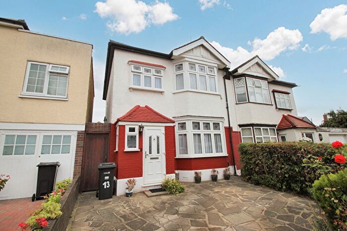 3 Bedroom Semi-Detached House To Rent In Hurstwood Avenue, London, E18