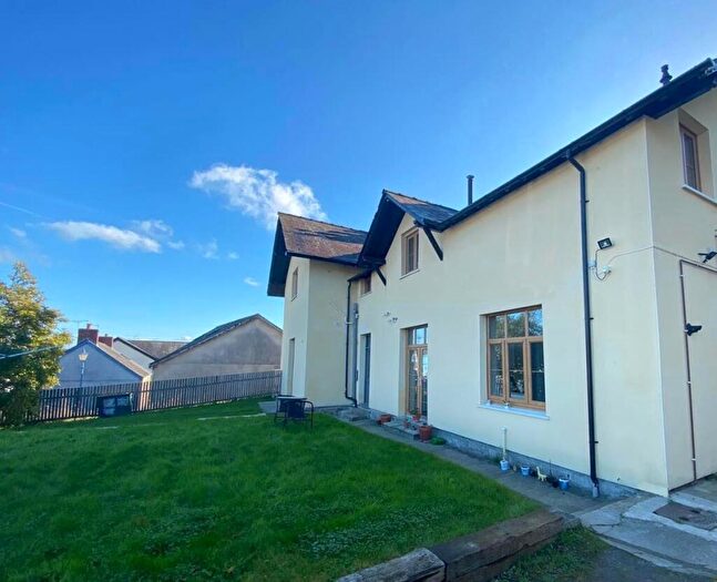 1 Bedroom Ground Maisonette To Rent In Tenby Road, Saint Clears, SA33