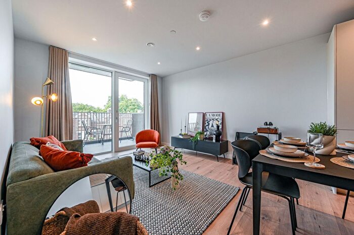 3 Bedroom Flat To Rent In Uncle Deptford, Deptford, London, SE8