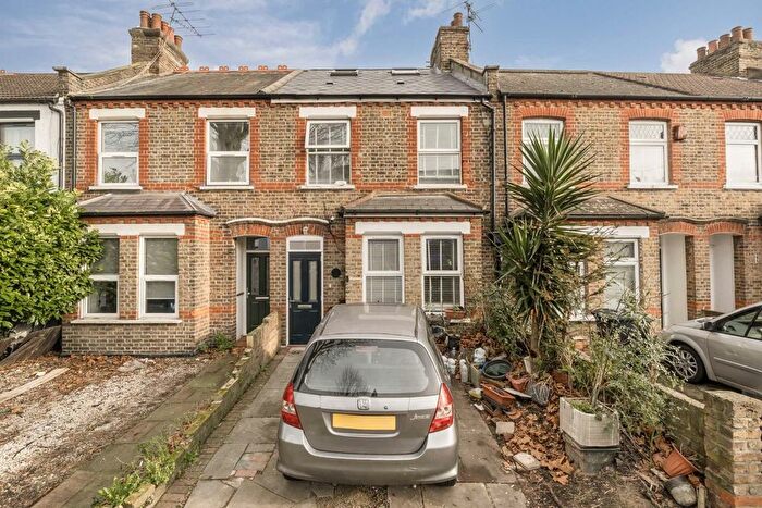 2 Bedroom Flat To Rent In Northfield Avenue, London, W13