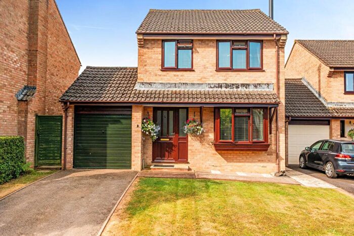 3 Bedroom Detached House For Sale In Chinon Place, Tiverton, EX16