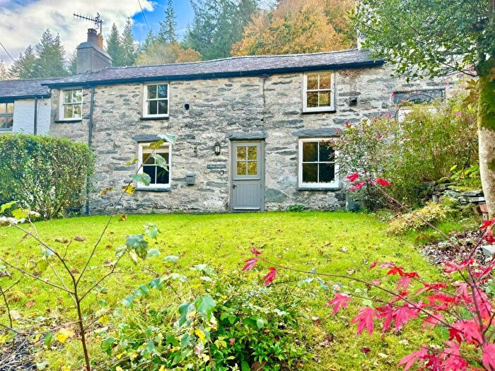 2 Bedroom House For Sale In Holyhead Road, Betws-Y-Coed, LL24