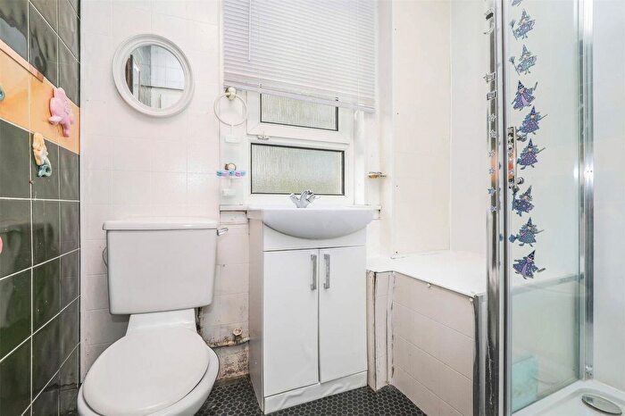 1 Bedroom Flat For Sale In Main Street, Rutherglen, Glasgow, South Lanarkshire, G73