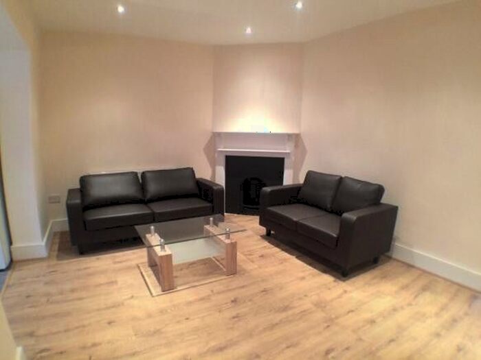 4 Bedroom Terraced House To Rent In Hailsham Road, Tooting, SW17