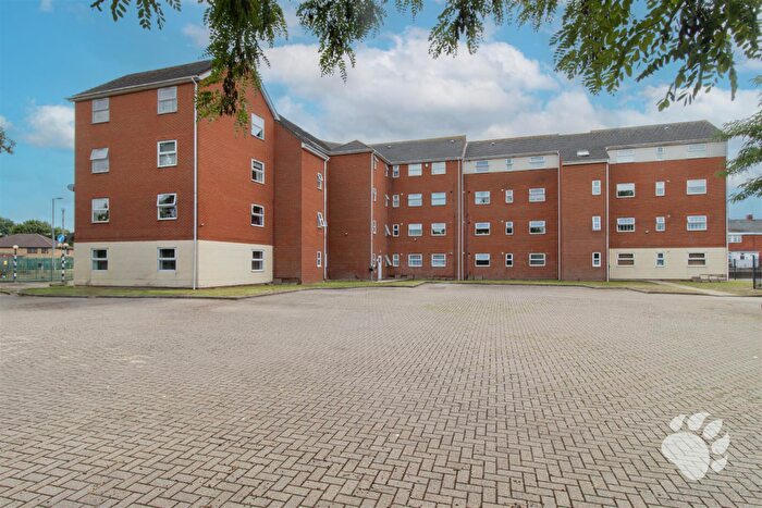 2 Bedroom Flat For Sale In Timberlog Place, Basildon, SS16