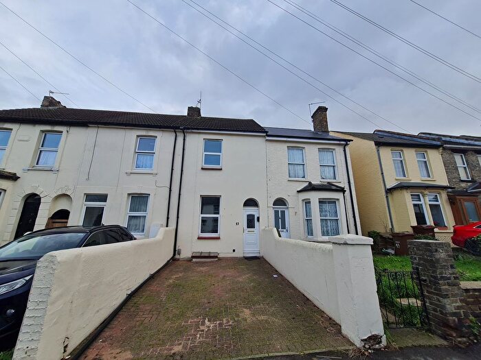 3 Bedroom Property To Rent In Napier Road, Gillingham, ME7