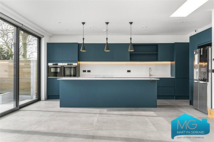 5 Bedroom Detached House For Sale In Waterfall Road, London, N14