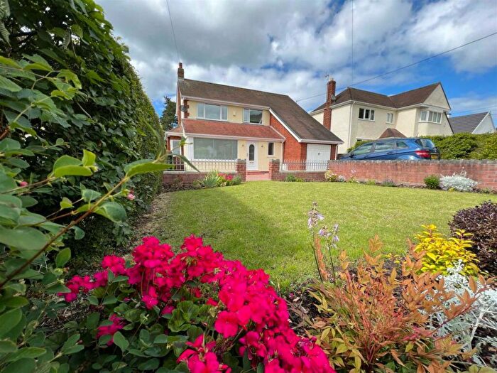 3 Bedroom Detached House For Sale In New Road, Llanddulas, LL22