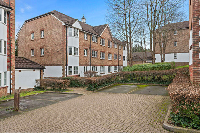 2 Bedroom Flat For Sale In Autumn Drive, Sutton, SM2