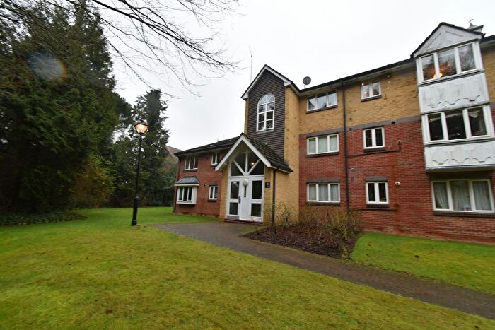 2 Bedroom Flat To Rent In Uxbridge Road, Hatch End, Pinner, HA5