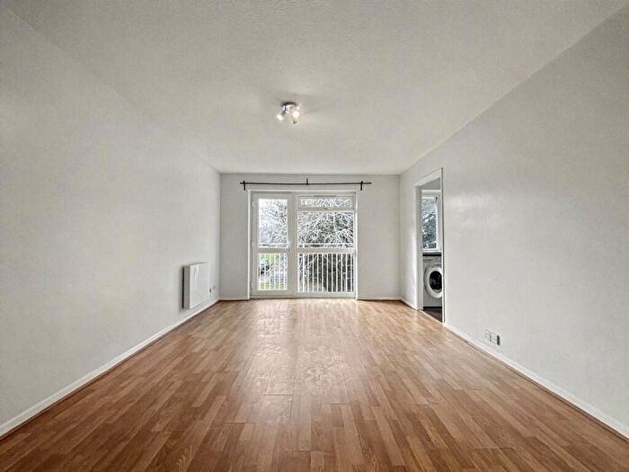 2 Bedroom Flat To Rent In Rufford Close, Harrow, HA3