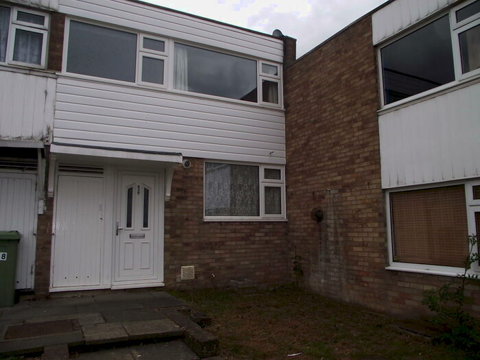 3 Bedroom House To Rent In Tarbert Close, Bletchley., MK2