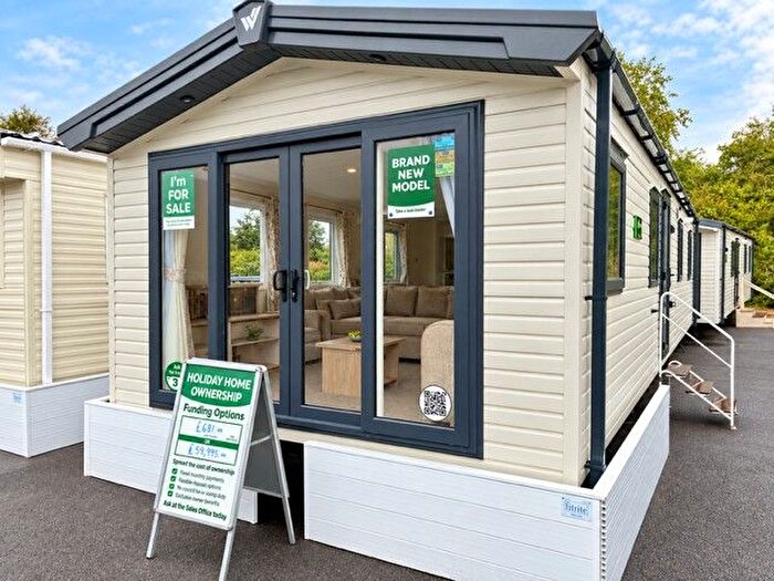 2 Bedroom Mobile/park Home For Sale In Carlton, Saxmundham, IP17