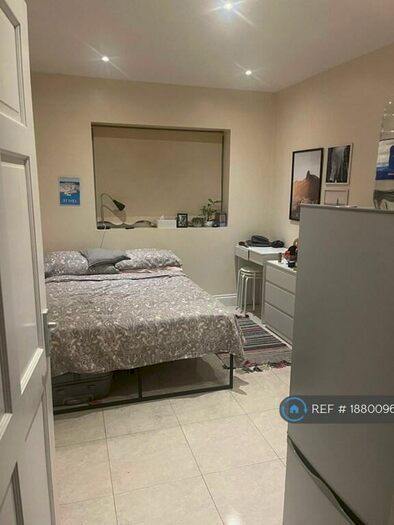 Studio To Rent In Carlton Avenue, Harrow, HA3