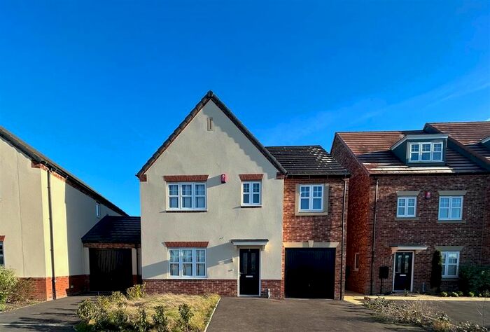 4 Bedroom Detached House To Rent In Harper Hill Gardens, Bircotes, Doncaster, DN11