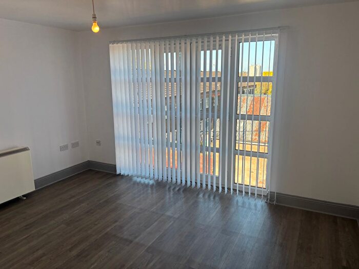 2 Bedroom Flat To Rent In Lord Street, Wirral, CH41