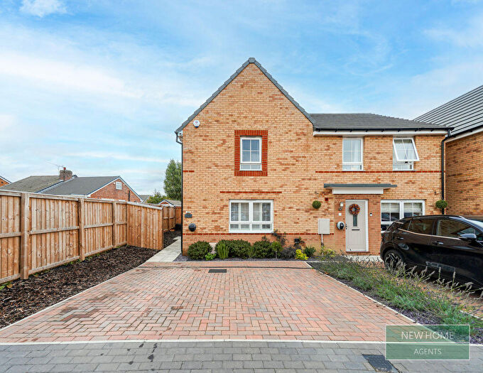 3 Bedroom Semi-Detached House For Sale In Mitchells Main Close, Wombwell, Barnsley, S73