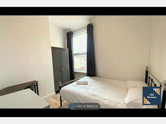 6 Bedroom End Of Terrace House To Rent In Delamere Road, Southsea, PO4