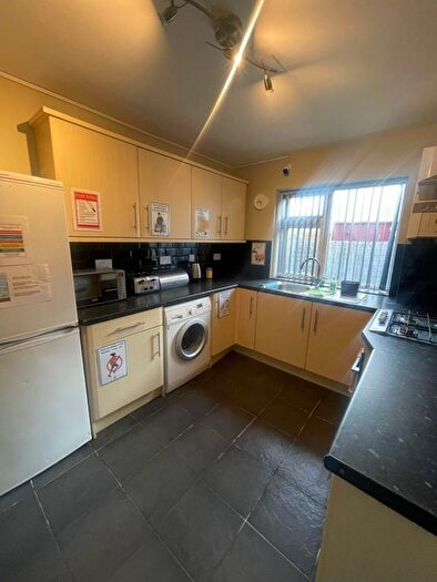 3 Bedroom Flat To Rent In Dunstable Road, LU4
