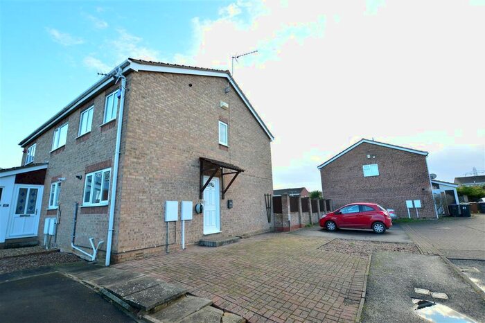 2 Bedroom Semi-Detached House To Rent In The Innings, Sleaford, NG34