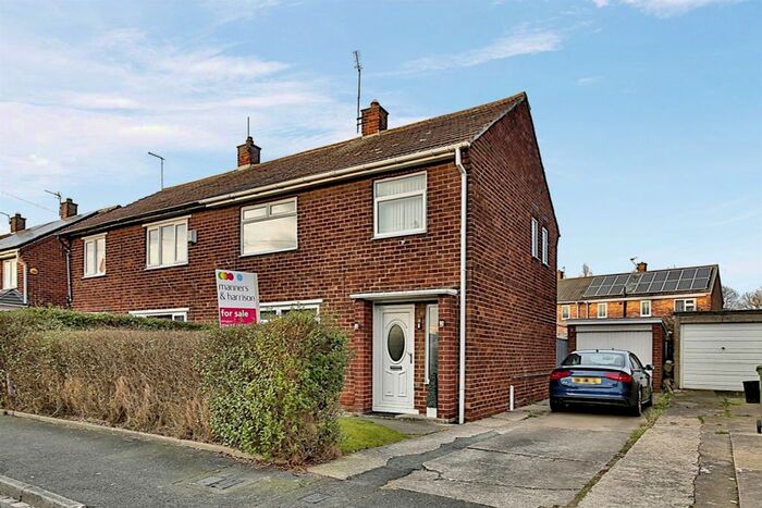 3 Bedroom Semi-Detached House For Sale In Hollinside Road, Billingham, TS23